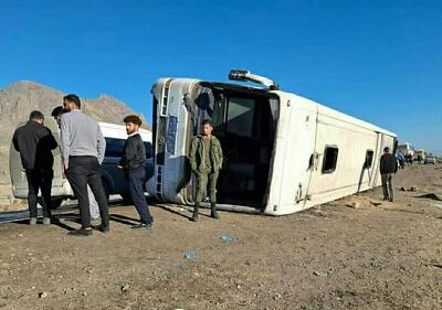 واژگونی اتوبوس در جاده کرمان به رفسنجان با 15 زخمی