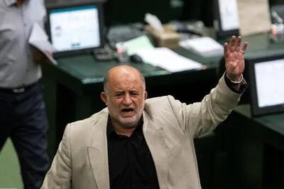 قاضی پور: جاسوسان می‌خواهند پزشکیان استعفا دهد!