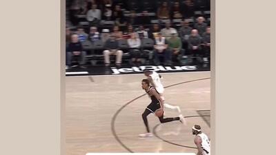 ویدیو| پاس گل همزمان عجیب و فوق العاده از داور!