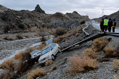  واژگونی دو خودرو در محور رودان_بندرعباس