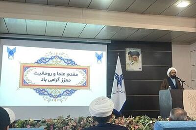  امام جمعه سراوان: غفلت از توطئه‌های دشمن آسیب‌زاست