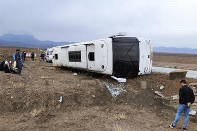 واژگونی 2 اتوبوس در محور زاهدان ـ بم با 14 کشته و زخمی‌