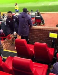 ویدئو: خوشحالی خاص کاسمیرو پس از گل چهارم منچستریونایتد - پارس فوتبال