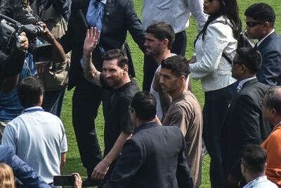 عکس | لیونل مسی در کثیف‌ترین رستوران هند! - پارس فوتبال