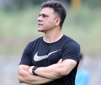 سرمربی شمس‌آذر: آنفولانزا تیم  من را از پا انداخت