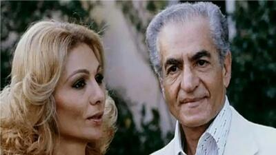 عکس / سفر به ایام قدیم 1342 /  دکتری افتخاری به فرح دیبا توسط محمدرضا پهلوی