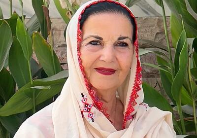  سفر در زمان؛ «پوری بنایی» در 32 سالگی و در حال قدم زدن با مرتضی عقیلی؛ سال 51
