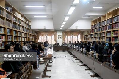 یاحقی: لهجه هویت ماست، خجالت نکشید