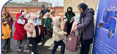 ترویج فرهنگ بیمه با حضور بیمه سرمد در مدارس اردبیل