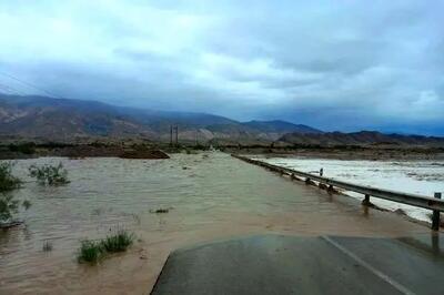 مسیر بندر خمیر ـ بندر لنگه همچنان مسدود است