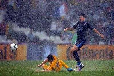 باران شدید بازی لیگ یکی را لغو کرد