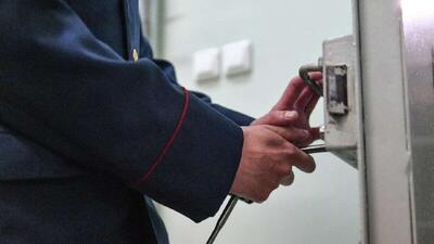  آیا نداری عنف را توجیه می کند؟