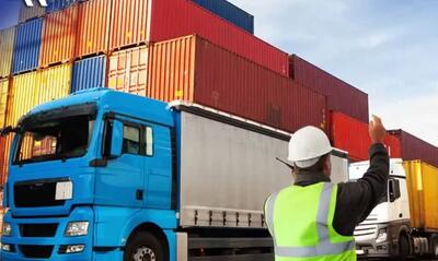 دپوی مواد اولیه پشت درب گمرکات؛ تولید در بحران/ بانک مرکزی و گمرک کجا ایستاده‌اند؟