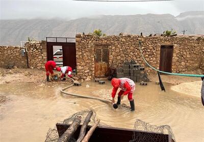 تداوم امدادرسانی هلال‌احمر فارس به بیش از یک‌ هزار و 450 نفر در بارش‌های اخیر - تسنیم