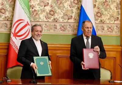 امضای برنامه رایزنی‌های وزرات خارجه‌های ایران و روسیه توسط عراقچی و لاوروف - تسنیم