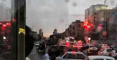 بارش باران پس از ۱۹۴ روز در شهرهای زاهدان و زابل بارید