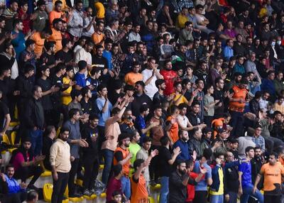 سنگ تمام زنان یزدی برای بازی بزرگ والیبال‌