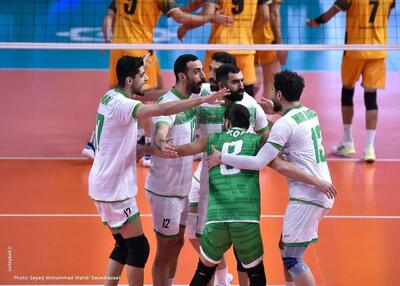 استقلال در خانه تار و مار شد