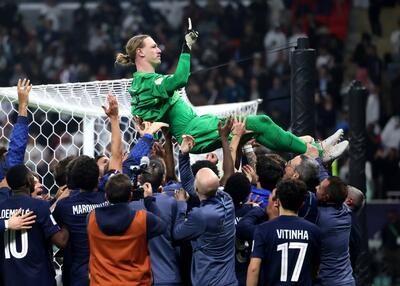 پاریس قهرمان دنیا: فقط با درخشش یک گلر روس