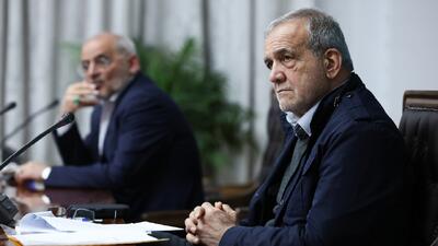 پزشکیان: مهم‌ترین اولویت ما توسعه ناوگان عمومی و تکمیل کریدور‌های ریلی کشور است