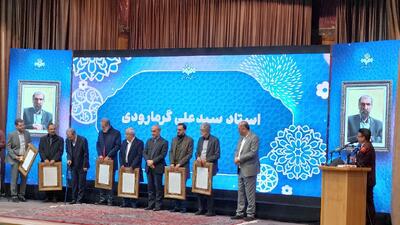 از خادمان قرآنی تقدیر به عمل آمد/ جبلی: امیدواریم رسانه ملی مروج فرهنگ اهل بیت (ع) باشد