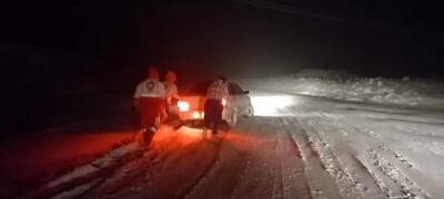 مسدود شدن 3 جاده در فریمان در پی بارش برف