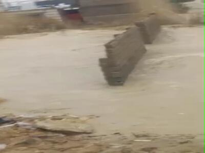 شکسته شدن سد خاکی و ورود سیل به طولا در قشم