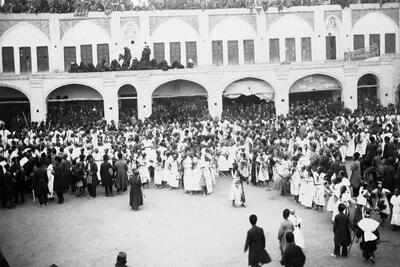  صفویان یا قاجارها، کدام‌یک به آیین‌های مذهبی بیشتر اهمیت می‌دادند؟