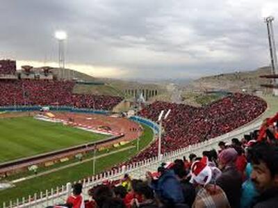 ورود بازیکنان پرسپولیس در میان هیاهوی پرشورها!