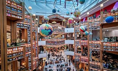 معماری عجیب این کتابخانه بازدید‌کنندگان را به وجد آورد