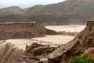 سیل، سد خاکی قشم را شکست
