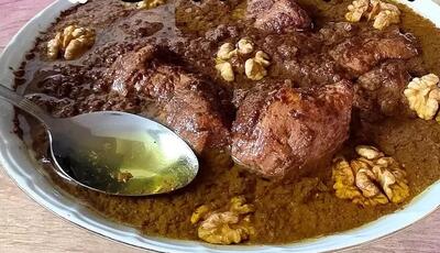  طرز تهیه خورشت فسنجون خوشرنگ و جاافتاده با ترفند روغن انداختن گردو !