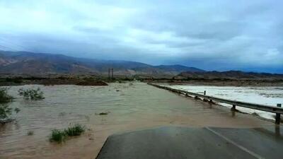 جاده بندرلنگه به خمیر دوباره مسدود شد