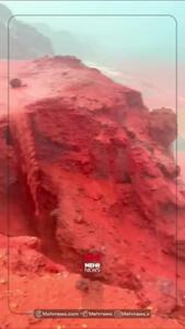  ساحل هرمز سرخ شد/ تصاویری شگفت‌انگیز از رنگی شدن دریا پس از بارندگی‌های سیل‌آسا+ فیلم