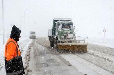  مسافران بخوانند/ بارش برف در محورهای مواصلاتی کشور