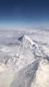 ببینید/ دماوند در آغوش برف