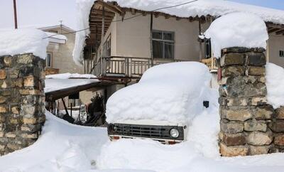 ویدیو / برف ۵۰ سانتی متری در روستاهای کاشان