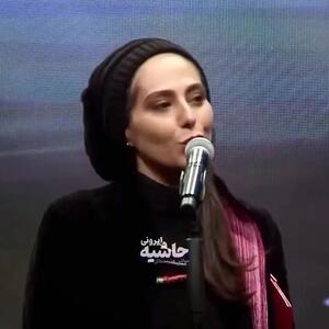 ببینید| ویدئوی جنجالی از ماچ فرستادن جواد عزتی برای رعنا آزادی‌ور