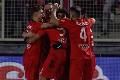 صعود با دستان بیرو