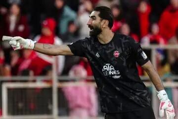 اعتراض شدید هواداران پرسپولیس: بیرانوند خطا کرد؛ پنالتی باید تکرار می‌شد