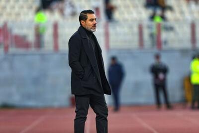 پیروانی: تنها سرپرستی هستم که کل ورزشگاه علیه من فحاشی می‌کند