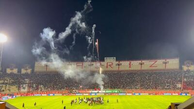 آتش‌بازی در ورزشگاه یادگار امام (ره) تبریز پس از پیروزی تراکتور مقابل پرسپولیس