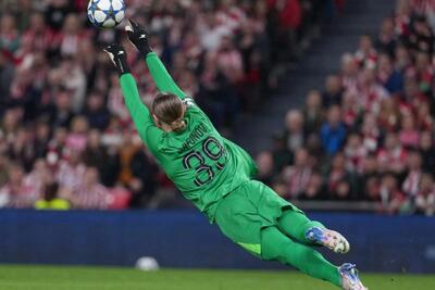 ریسک انریکه روی دروازه‌بان روس جواب داد