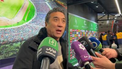 خداداد عزیزی: بیرانوند را ساندویچ کردند، چطور VAR داور را صدا نمی‌زند