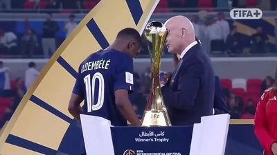 ویدئو: مراسم اهدا مدال و جشن قهرمانی پی‌اس‌جی در فینال جام بین قاره ای