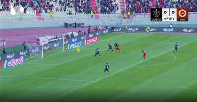 نیازمند با مهار ضربه ترابی ناجی دروازه پرسپولیس شد(ویدیو)