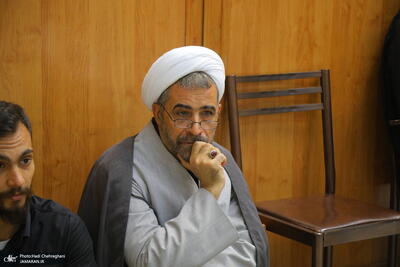  رسول جعفریان: با گرانی کتاب، فاتحه علم کاغذی را باید بخوانیم!