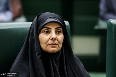 فرزانه صادق: رکوردی که جنگ ۱۲ روزه‌ در جابه‌جایی کالاهای اساسی زدیم، بی‌نظیر بود/ فرودگاه‌هایی که آسیب دید در کمتر از ۱۰ روز بازسازی شد