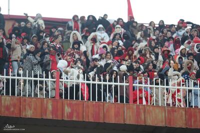 شعارهای توهین‌آمیز هواداران تراکتور علیه پرسپولیسی‌ها