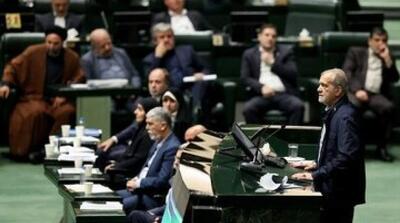 فعال سیاسی اصولگرا: زور پزشکیان به علت هماهنگی کامل با رهبری به نهادهای بودجه‌خوار مثل صداوسیما می‌رسد - مردم سالاری آنلاین